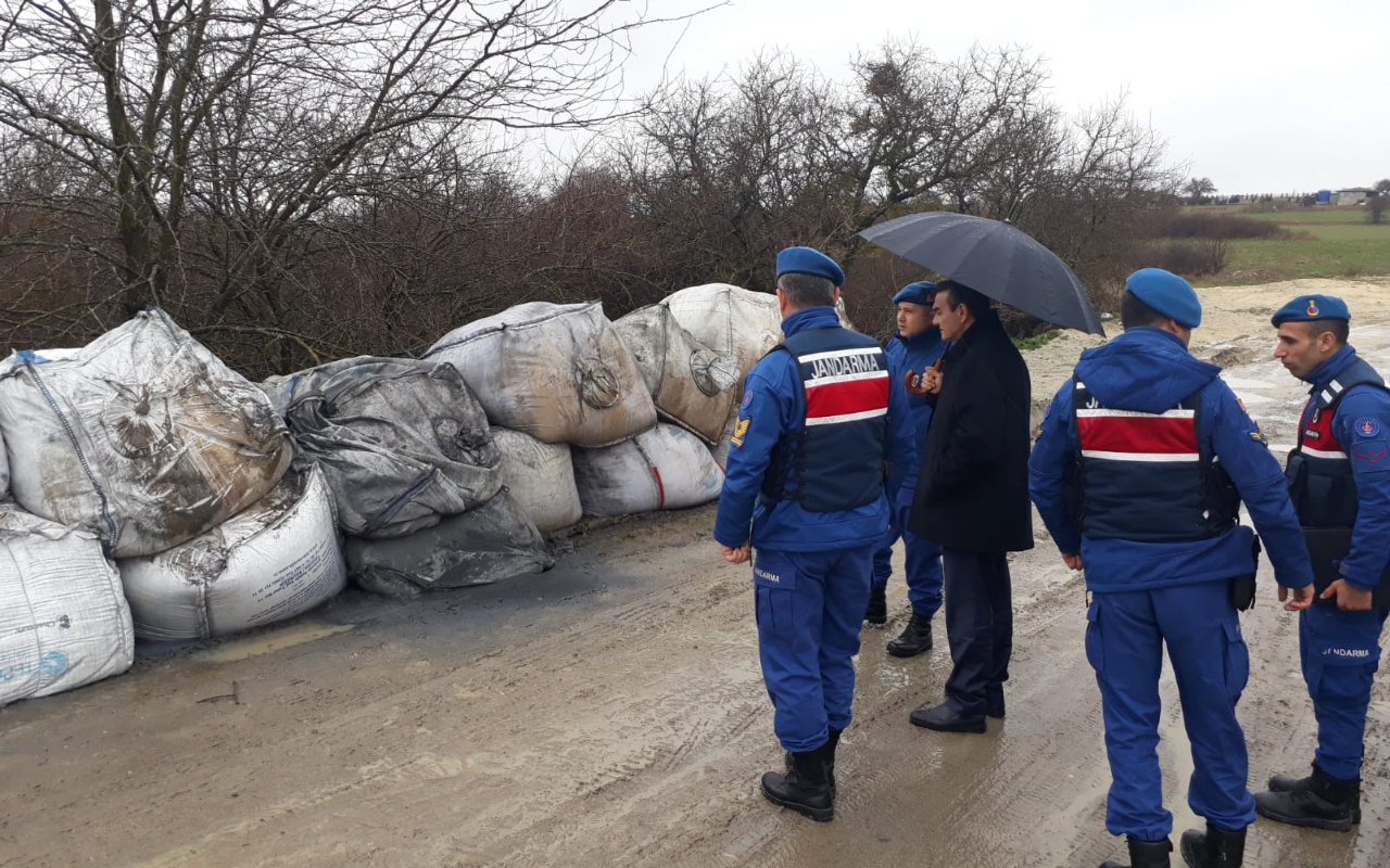 Tekirdağ'da 29 çuval kimyasal atık çevreye atıldı iddiası