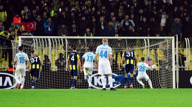 Penaltı canavarı Harun Tekin, Fenerbahçe'yi ipten aldı