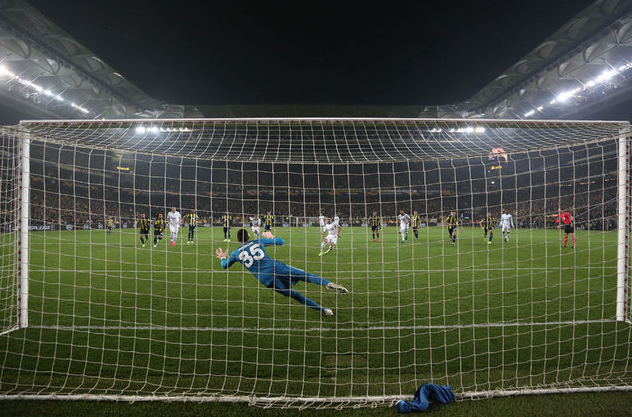 Penaltı canavarı Harun Tekin, Fenerbahçe'yi ipten aldı