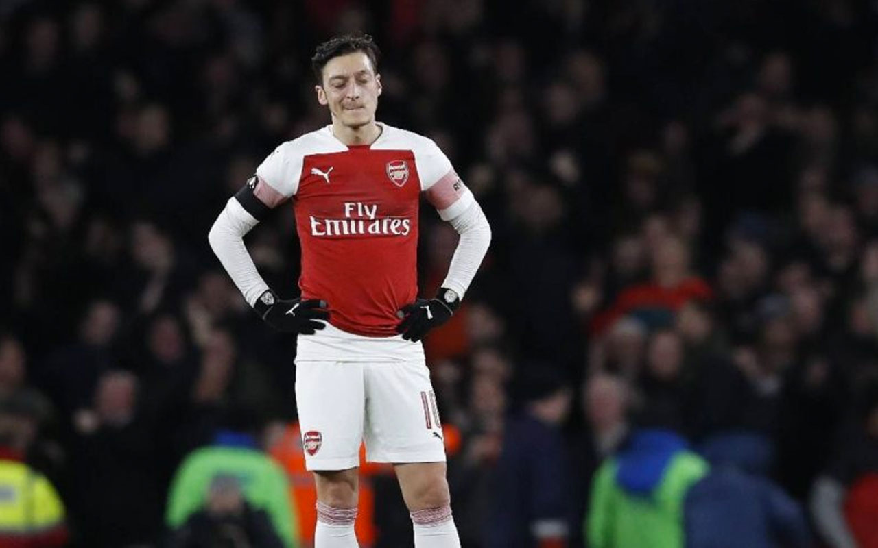 Arsenal'da Mesut Özil kadroya alınmadı