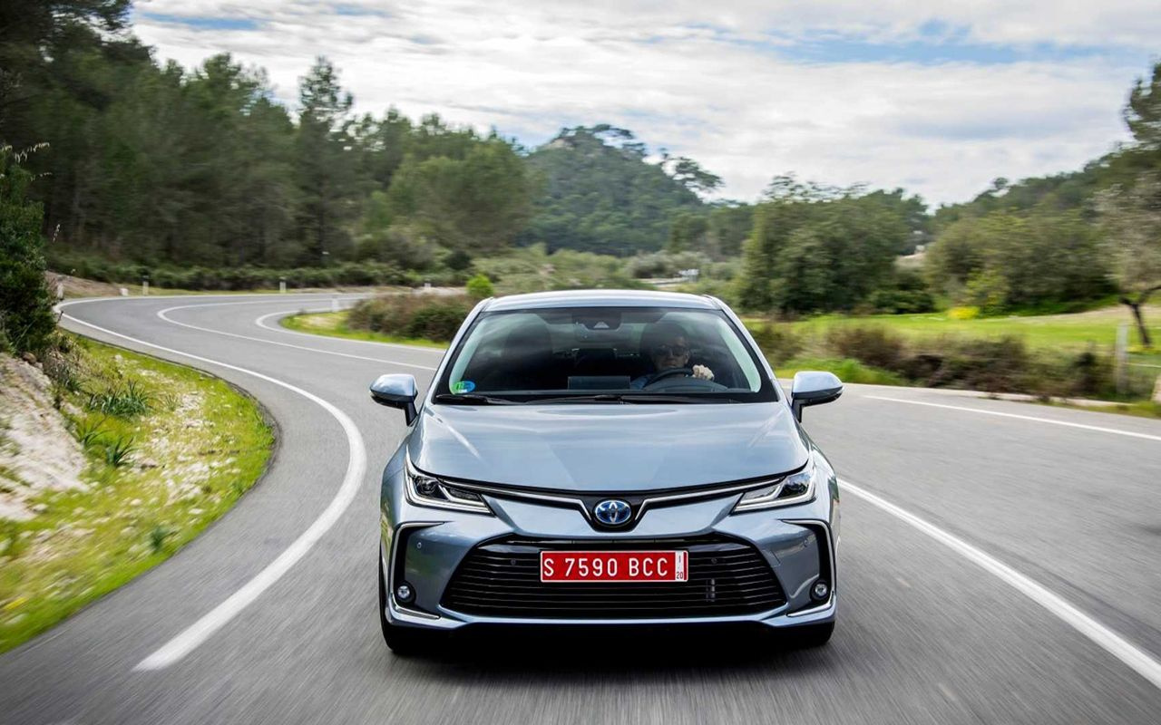 Toyota’dan yeni hibritli araç fiyatı belli oldu