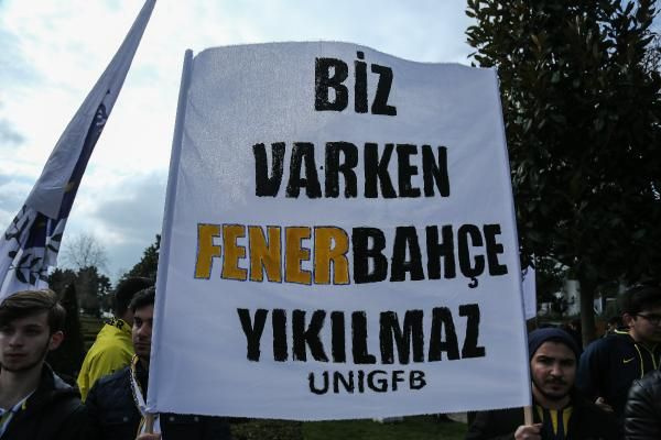 Fenerbahçe taraftarından protesto yürüyüşü