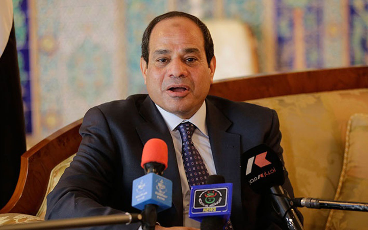Fransa ziyaretinde Sisi'ye 'onur nişanı' verildiği ortaya çıktı
