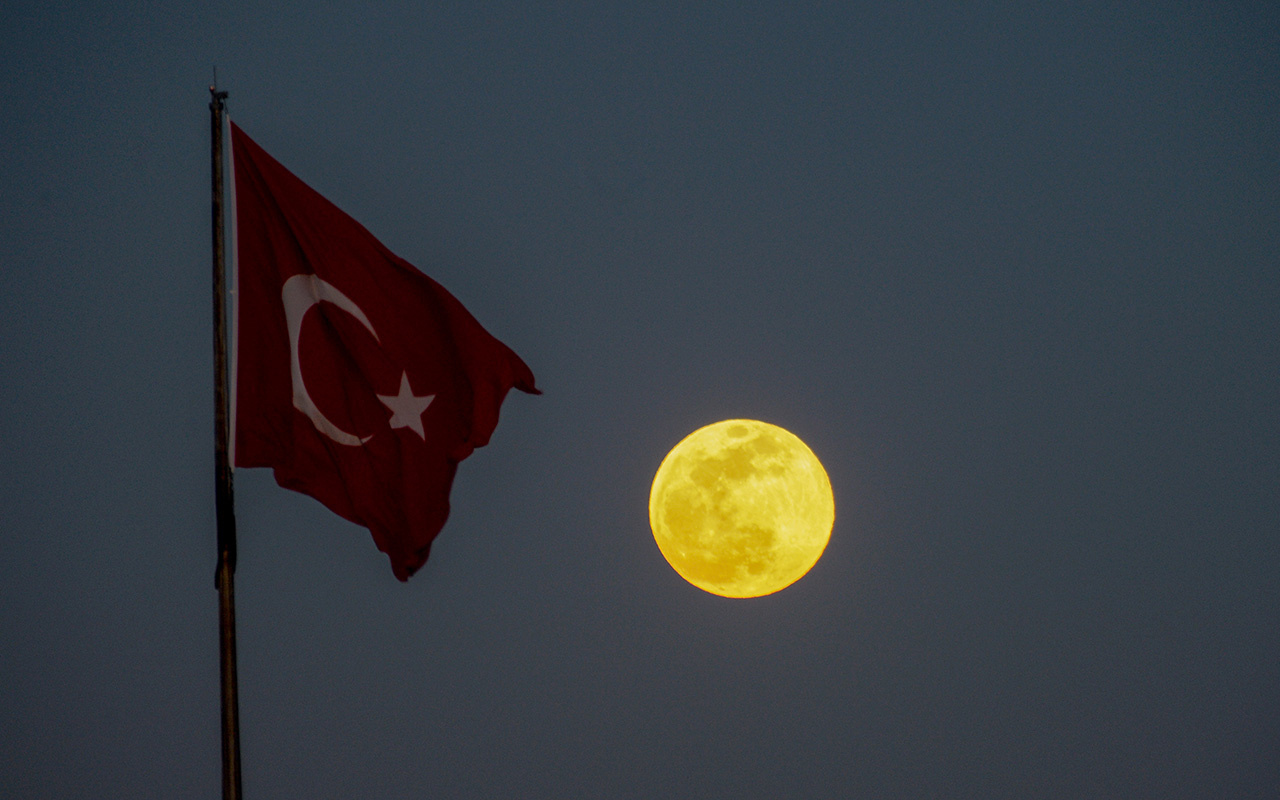 Süper Ay, İstanbul'da böyle görüntülendi