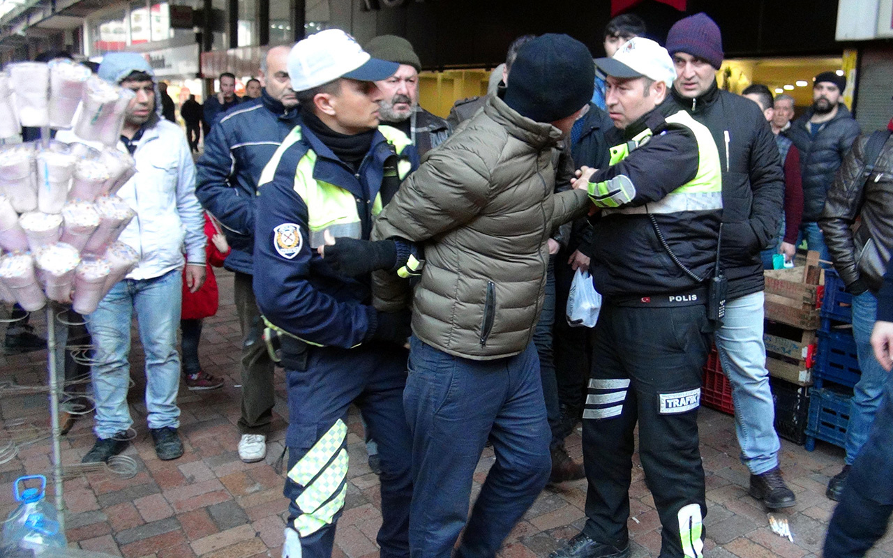 Zonguldak'ta eski eşini darp eden adamı, linç edilmekten polis kurtardı