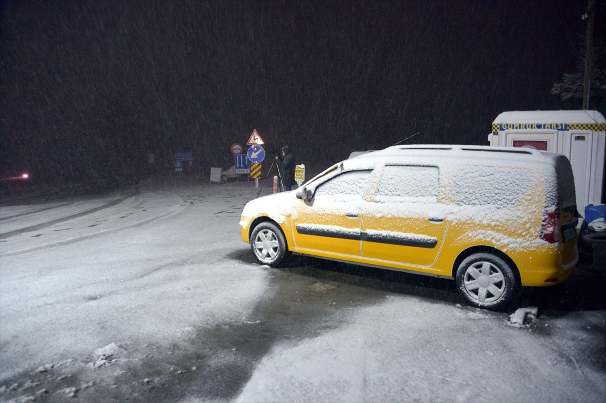 Meteoroloji uyarmıştı! Kırklareli'nde beklenen kar geldi
