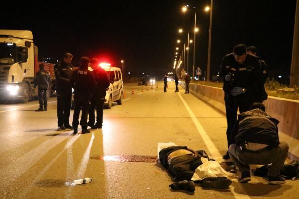 Antalya'da yaya geçidinde ambulansın çarptığı öğretmen öldü