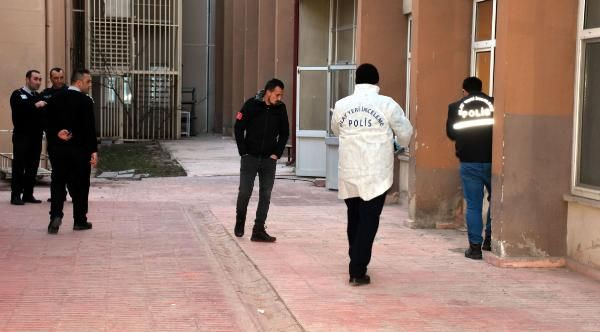 Sivas'ta ameliyatta ölen hastanın yakınları, hastaneyi birbirine kattı