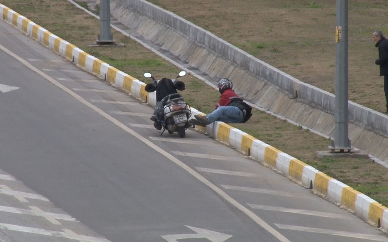 Antalya'da garip olay: Sağlık ekiplerini görünce kalkıp selfie yaptı!