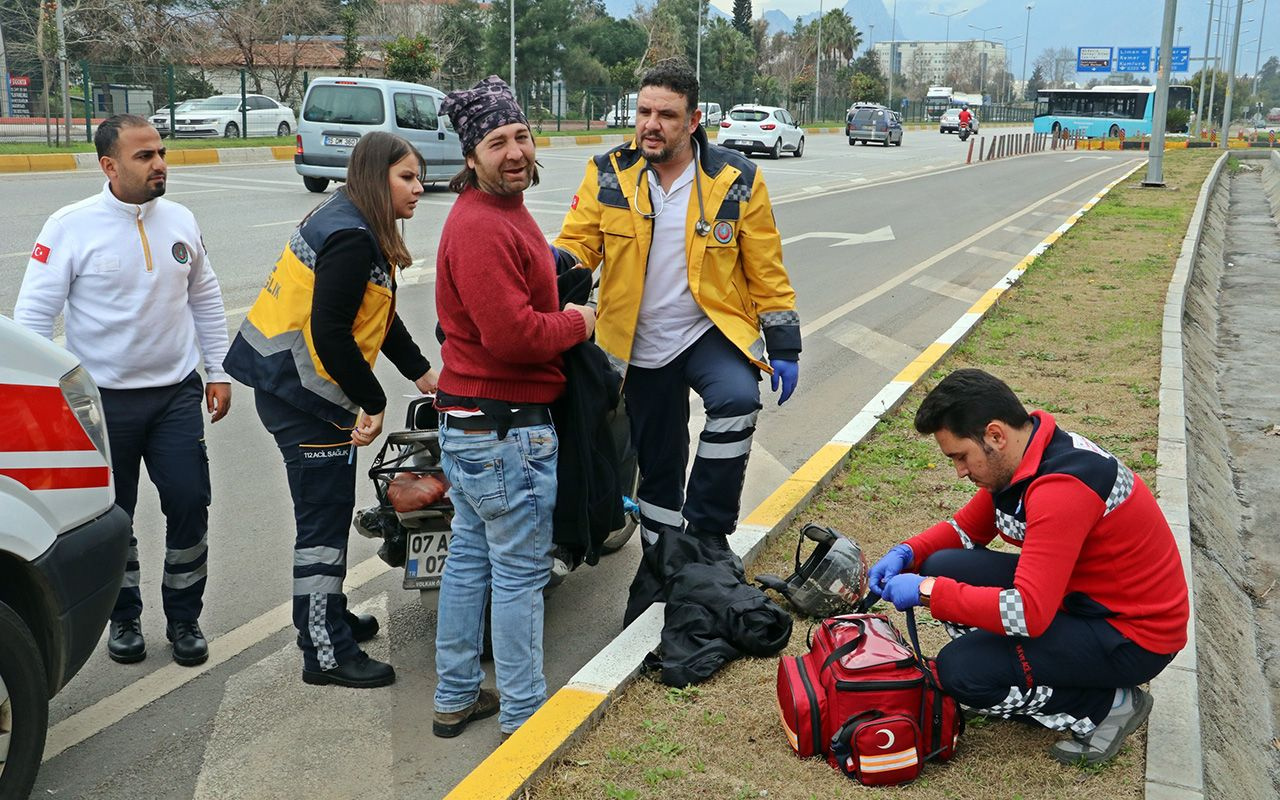 Antalya'da garip olay: Sağlık ekiplerini görünce kalkıp selfie yaptı!