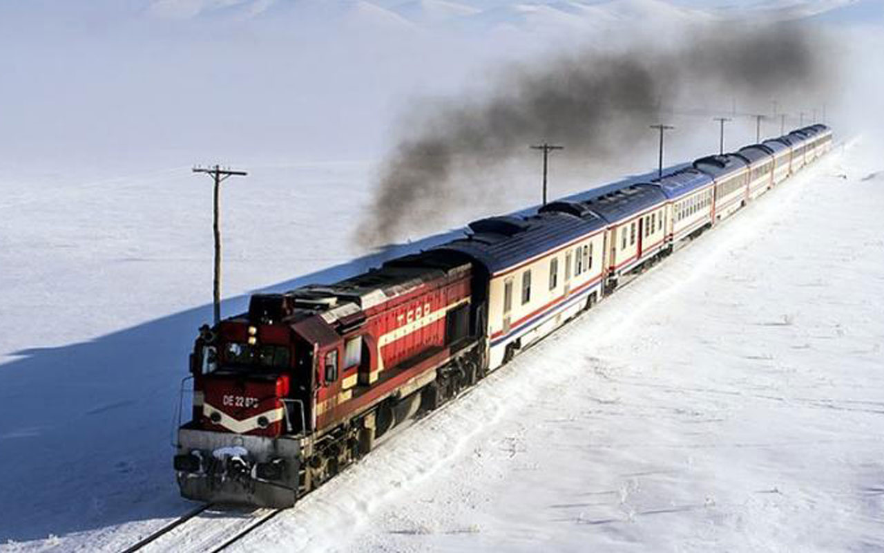 Yavuz Bingöl'le Doğu Ekspres'i yolculuğu Kara Tren türküsü eşliğinde harika manzaralar