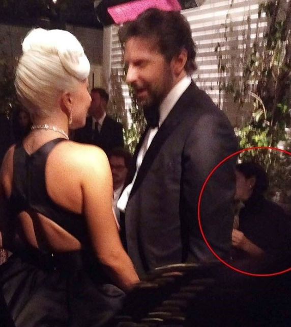 Lady Gaga ile Bradley Cooper’ın yakınlaşması Oscar partisinde de devam etti