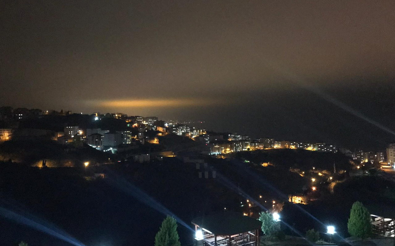 Trabzon'da esrarengiz ışık! Gören UFO mu deyip telefona sarıldı