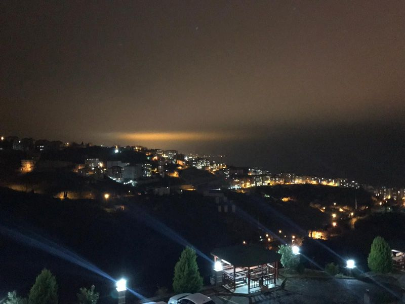 Trabzon'da esrarengiz ışık! Gören UFO mu deyip telefona sarıldı