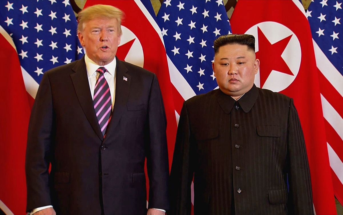Vietnam'da tarihi zirve Donald Trump Kim Jong bir araya geldi!