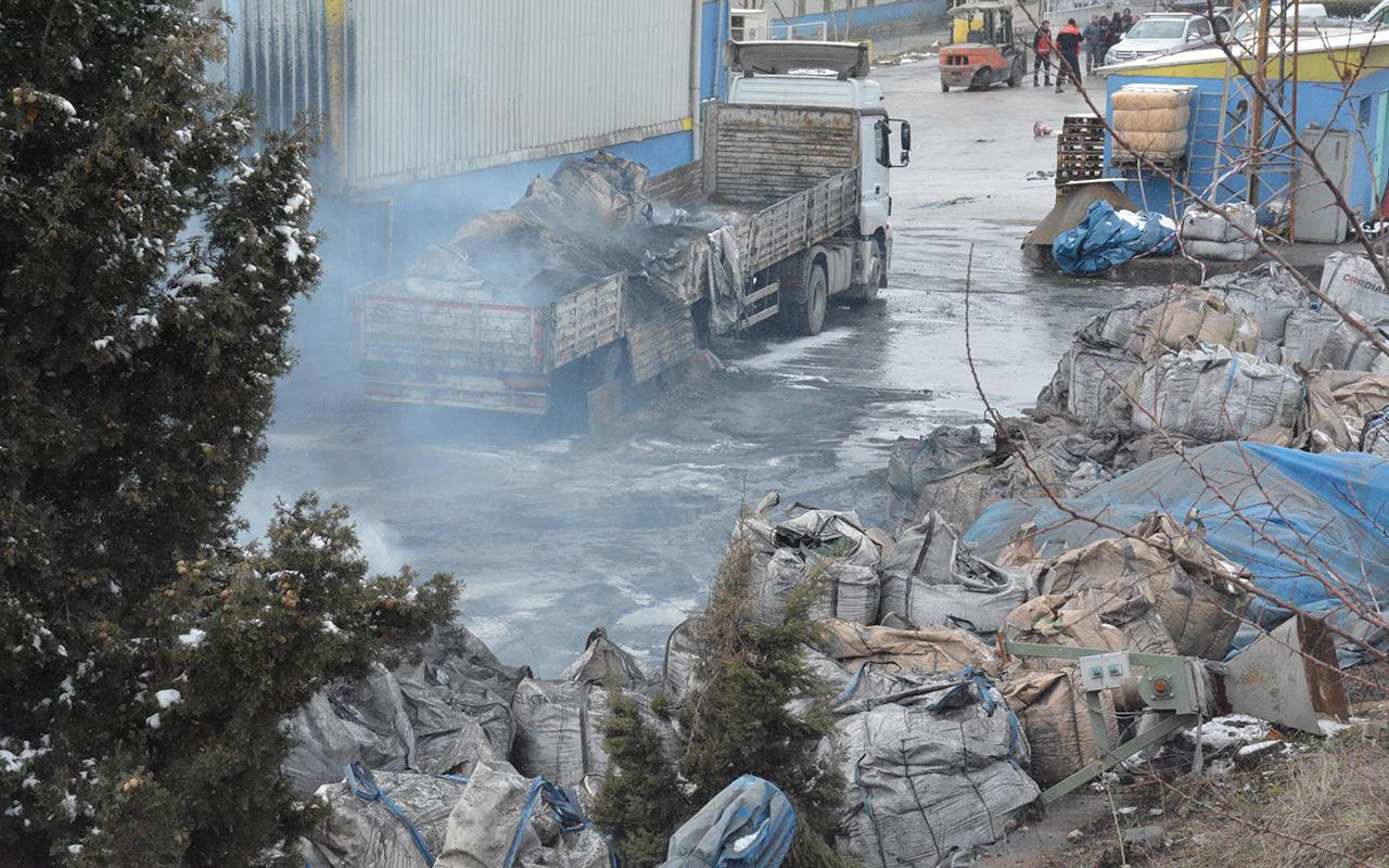 Bilecik'te ürküten olay: Kimyasal madde yüklü TIR alev aldı!