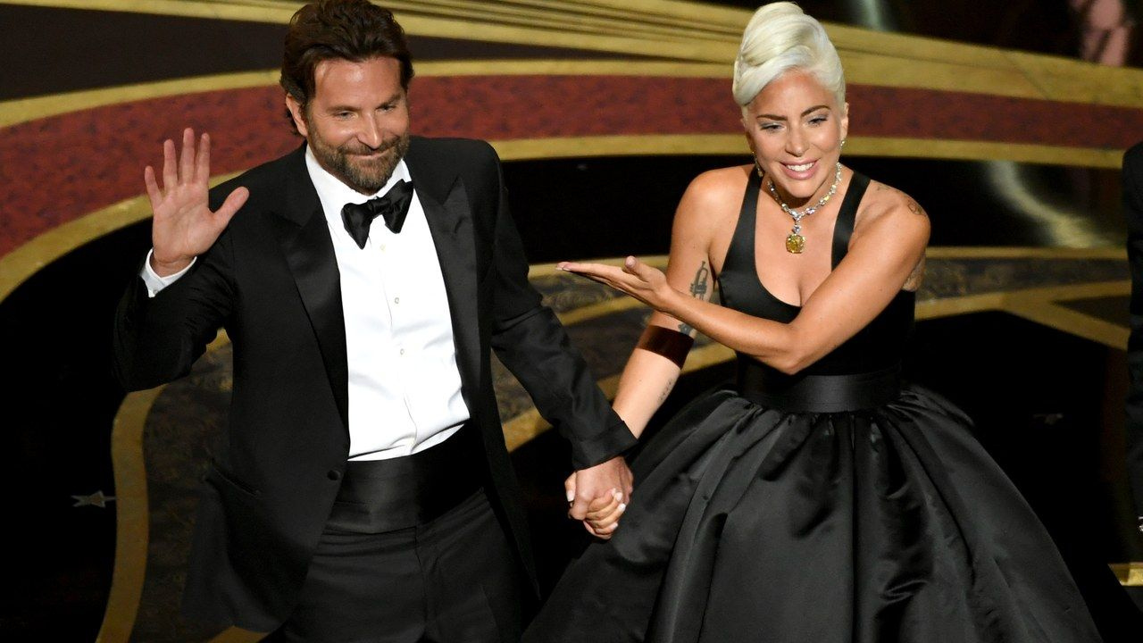Lady Gaga'dan açıklama geldi Bradley Cooper'la aralarında aşk var mı?