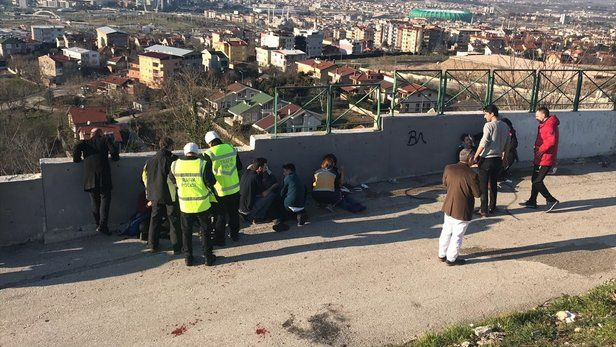 Uludağ yolunda tur otobüsü devrildi! Yaralılar var