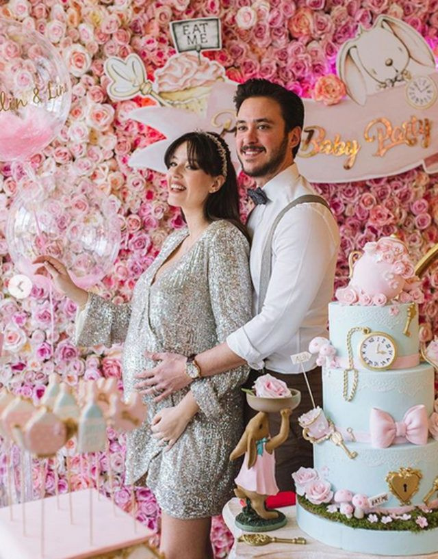 Pelin Akil -Anıl Altan çiftinin 'baby shower' partisine ünlüler akın etti