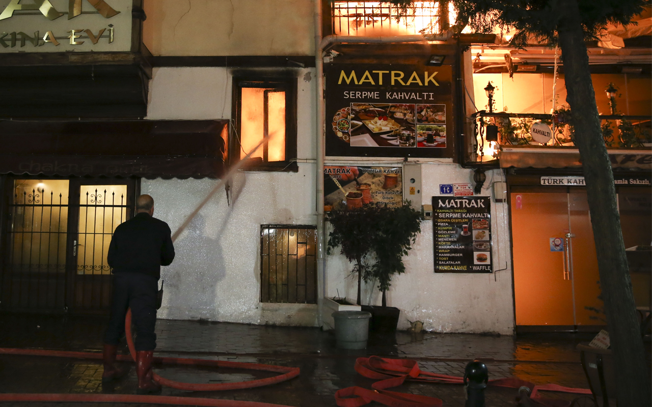 Ankara'da tarihi Hamamönü Çarşısı'ndaki konakta yangın