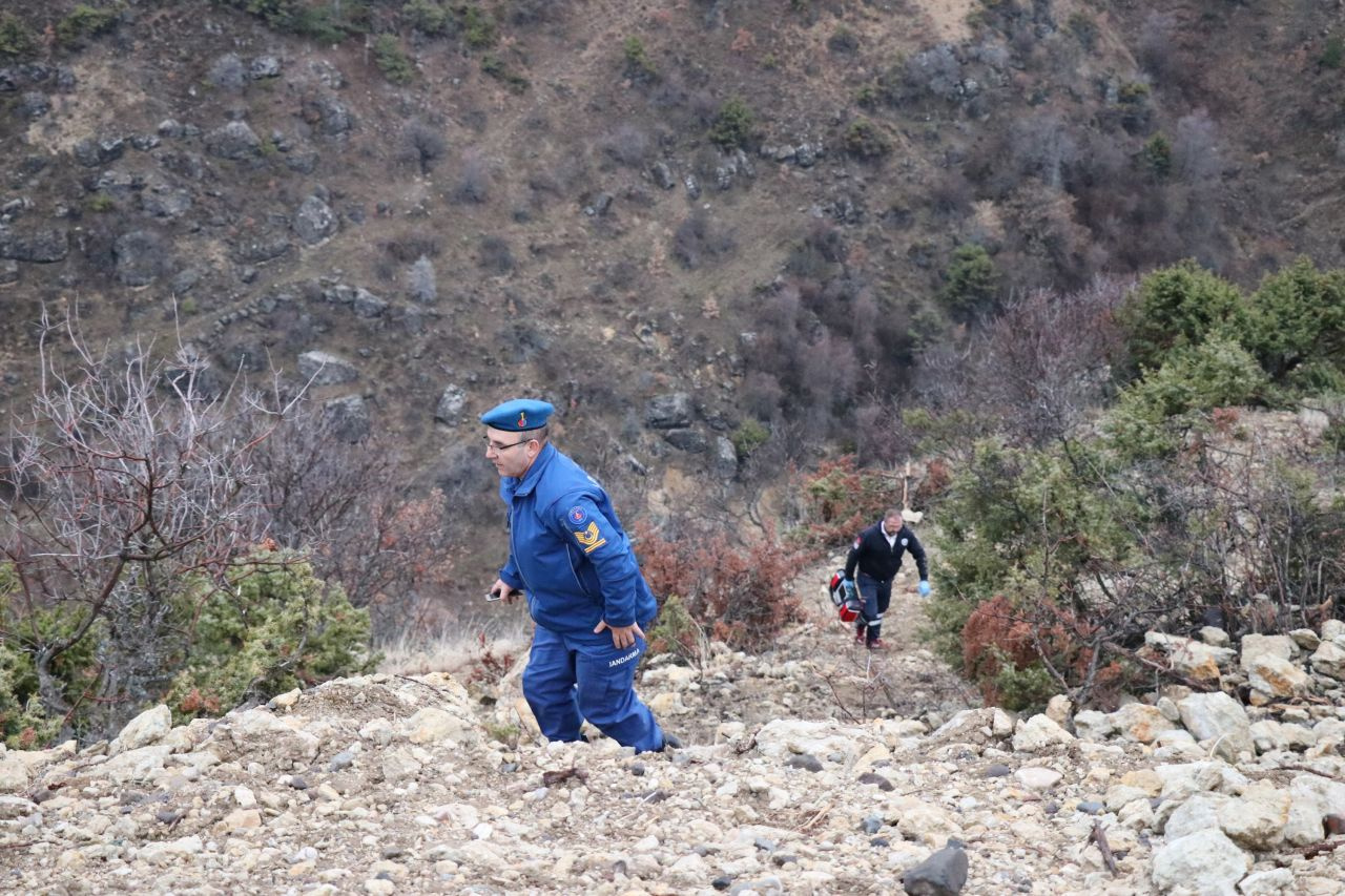 Bolu'da kayıp 2 kişinin cansız bedeni 500 metrelik uçurumda bulundu