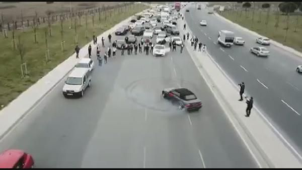 İstanbul'da milyonluk otomobillerle terör estirmişlerdi: Yakalandılar!