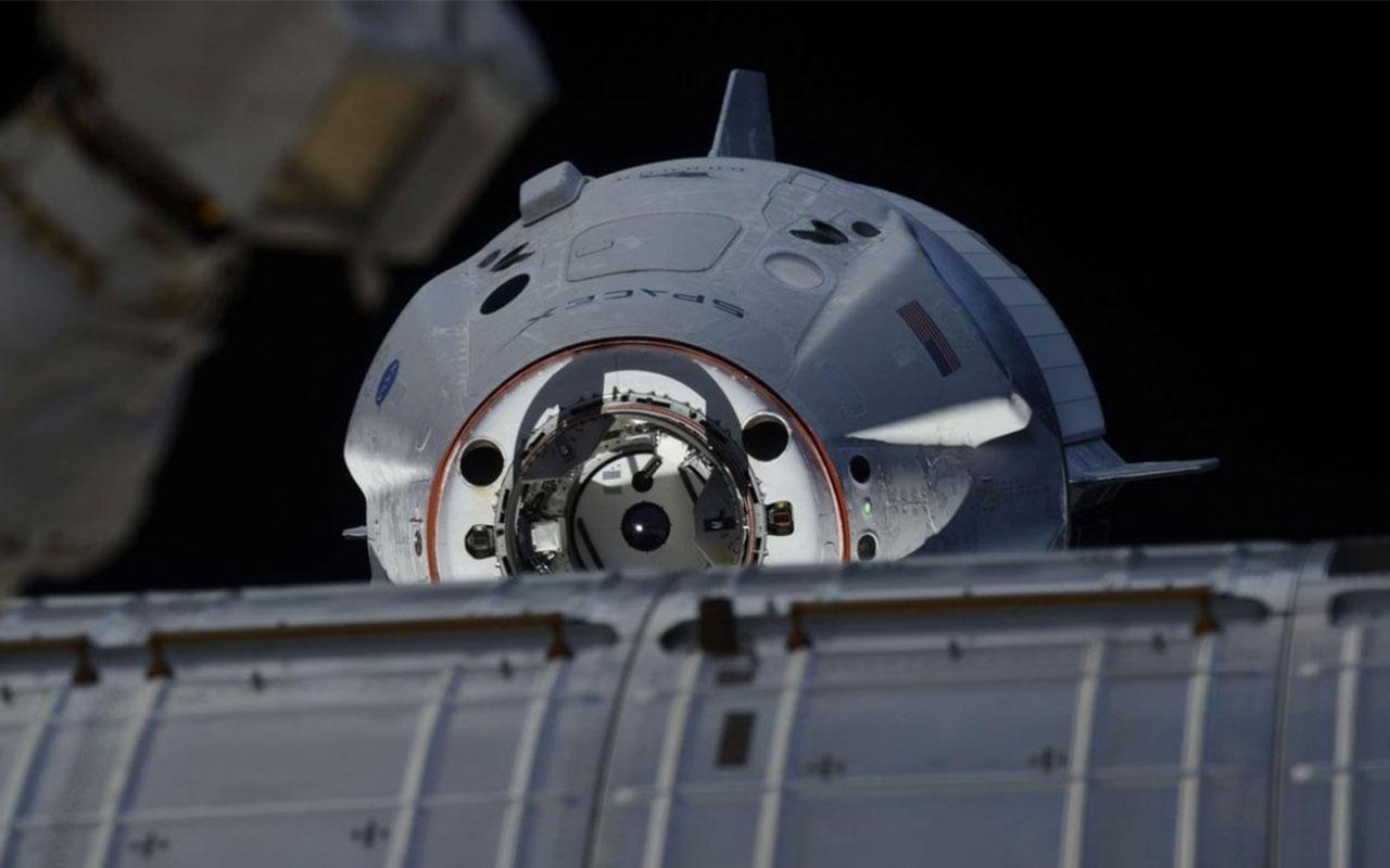 SpaceX'in Crew Dragon mekiği Dünya'ya geri döndü