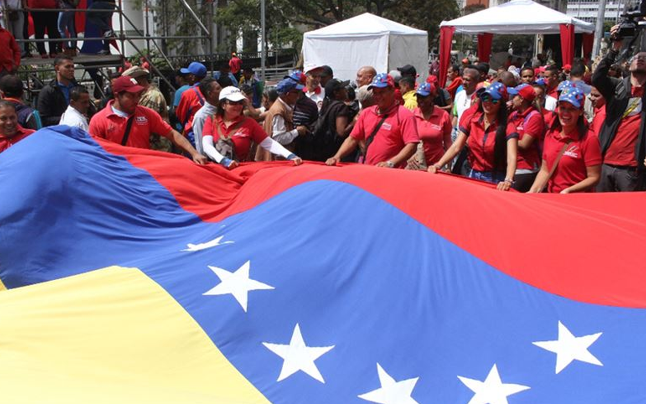 Venezuela'da taraflar yeniden sokağa iniyor
