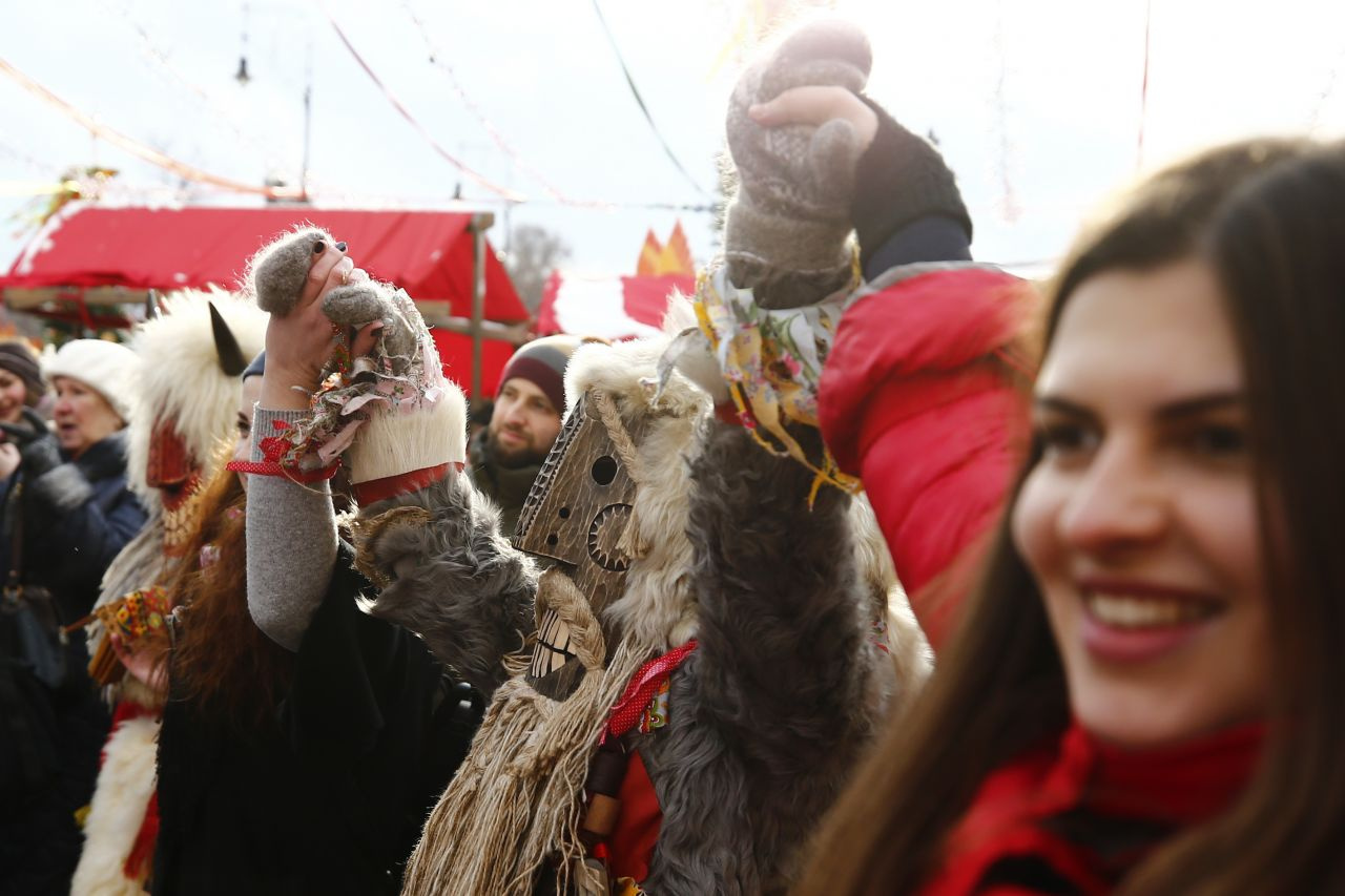 Rusya'da baharın müjdecisi Maslenitsa şenlikleri