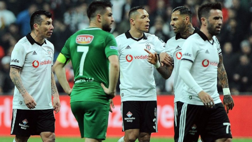 Medel, Quaresma'nın ensesine tokadı patlattı