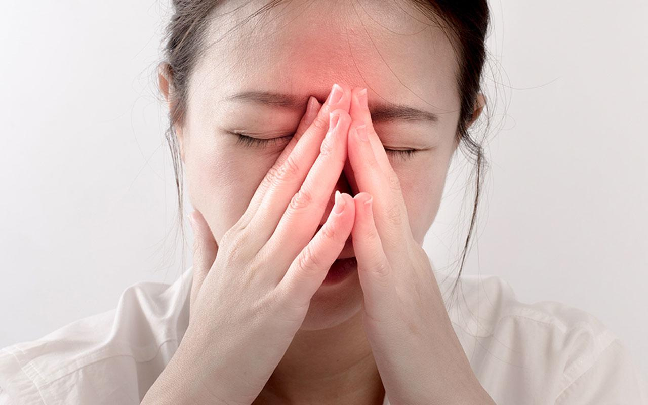 Uzmanlardan tekrarlayan baş ağrısı hakkında sinüzit uyarısı