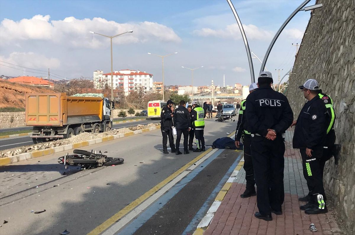 Uşak'ta feci kaza: Trafik polisi oğlunun ölüm haberini aldı!