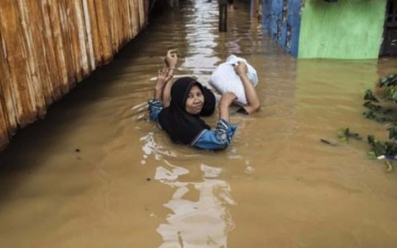 Endonezya'da büyük felaket! En az 50 kişi hayatını kaybetti