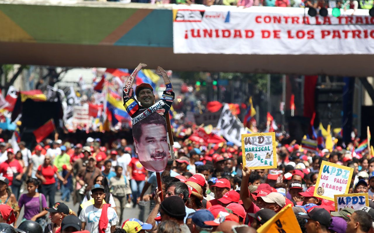 Venezuela'da halk yine sokaklara döküldü krizin adı bu kez Miraflores