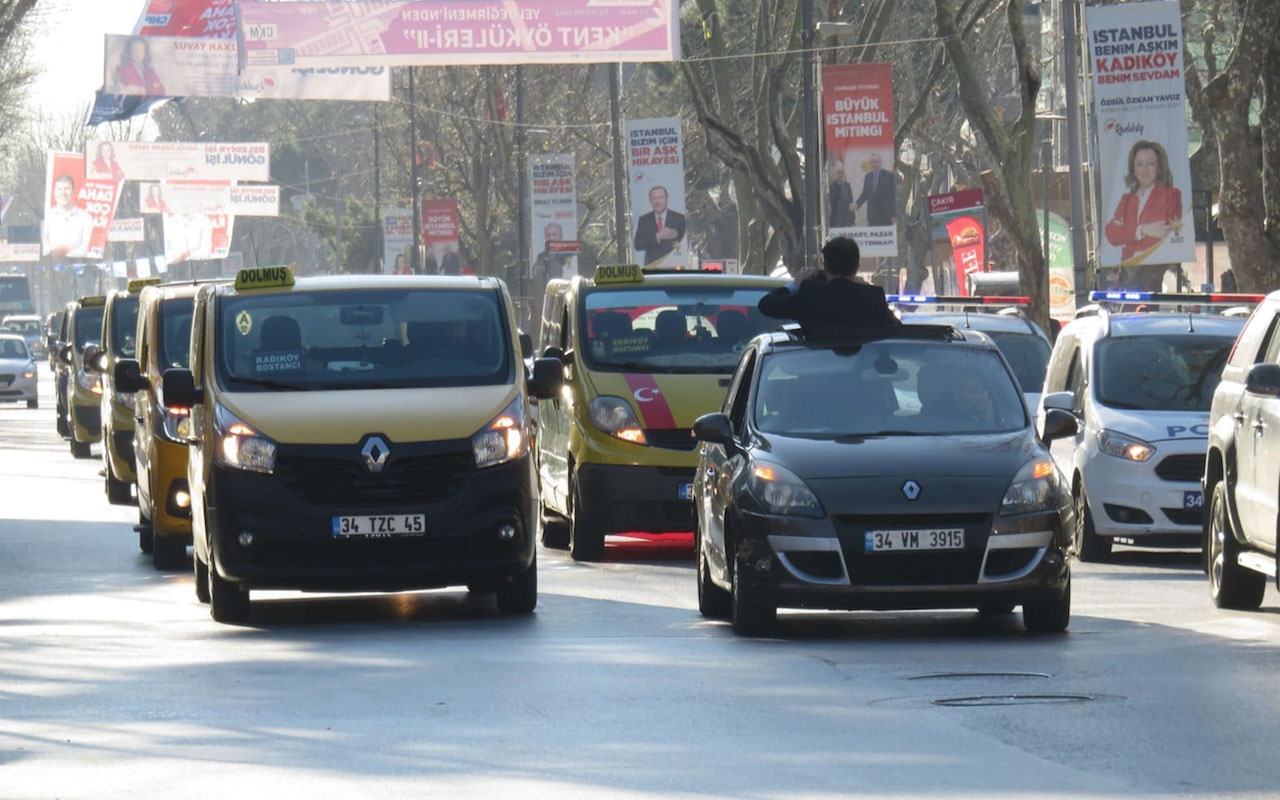 Kadıköy'de dolmuş şoförlerinden 'Marmaray' eylemi