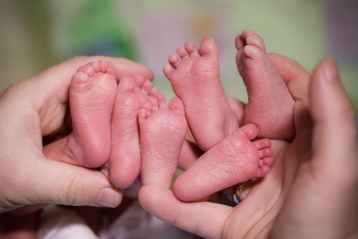 Dünya rekoru kırdı 9 dakikada 6 bebek dünyaya getirdi