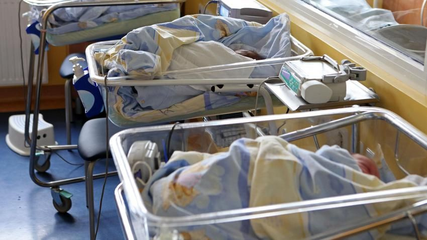 Dünya rekoru kırdı 9 dakikada 6 bebek dünyaya getirdi