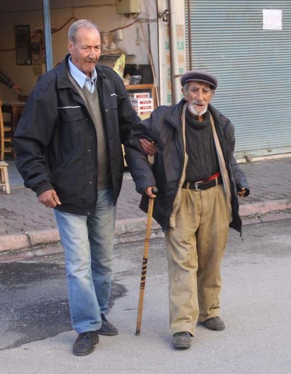 Müslüm Gürses gibi öldü sanılıp morga konulmuş!