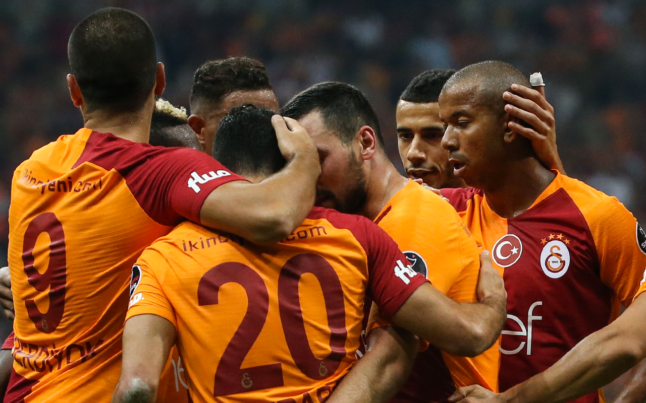 Galatasaray'da Drogba'ya plaket verildi