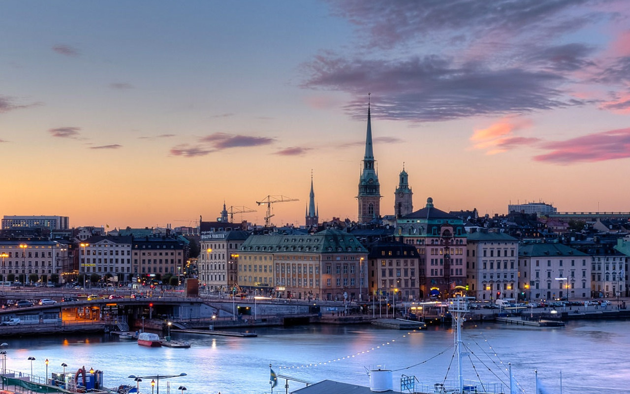 İsveç'te cami yapılmasını öneren politikacı istifa etti