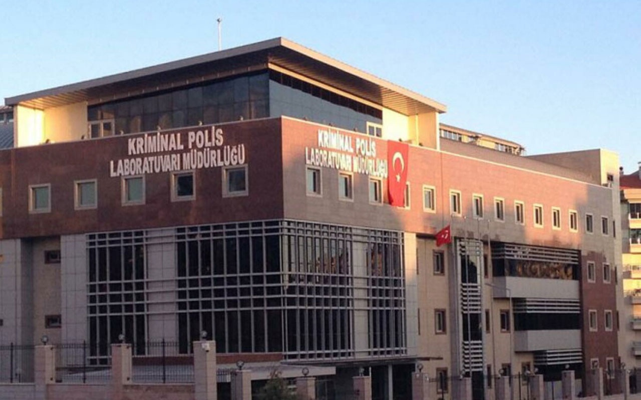 İzmir'de skandal polisler tarihi silahları imitasyonlarıyla değiştirdi