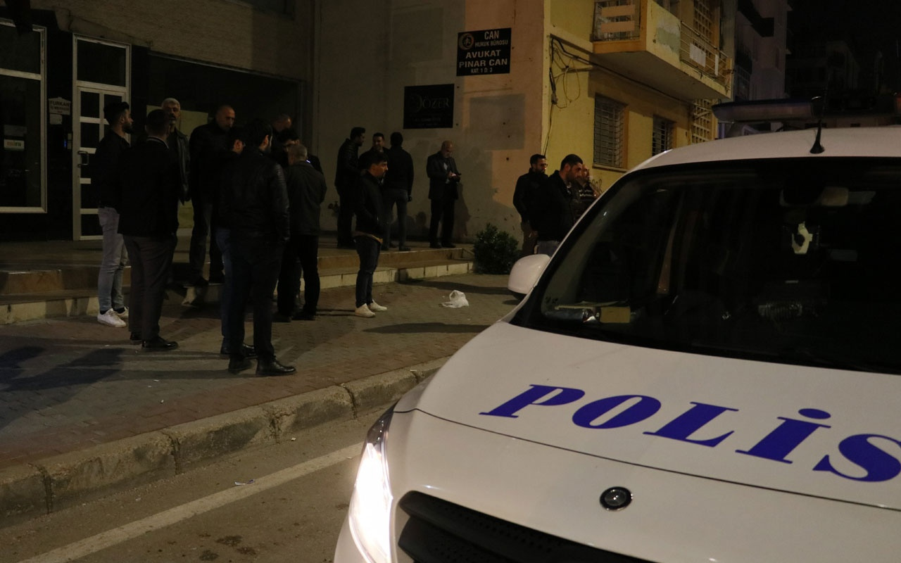 Adana'da afiş asma kavgasında 5 kişi yaralandı