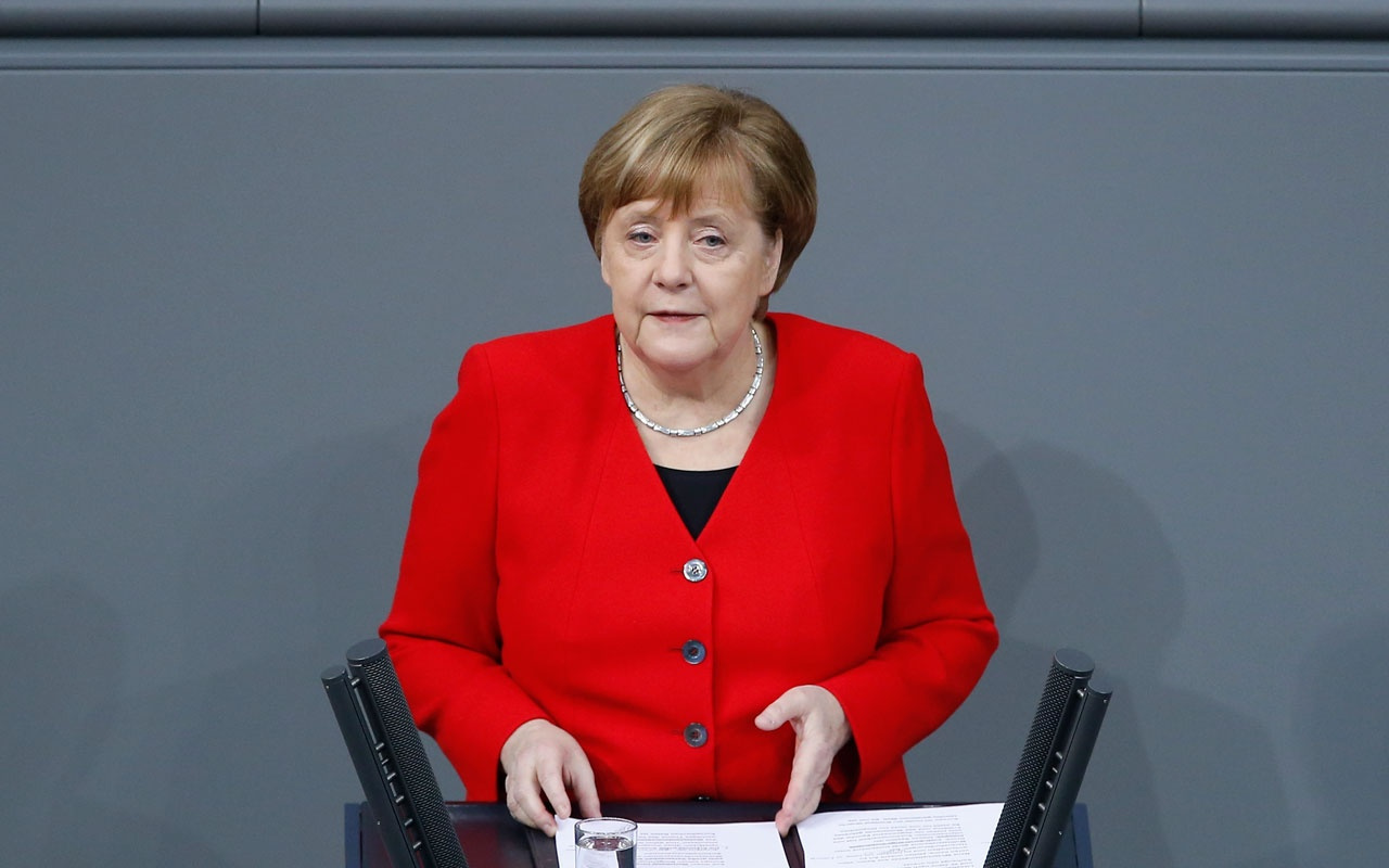 Angela Merkel'e ikinci korona testi pozitif mi çıktı