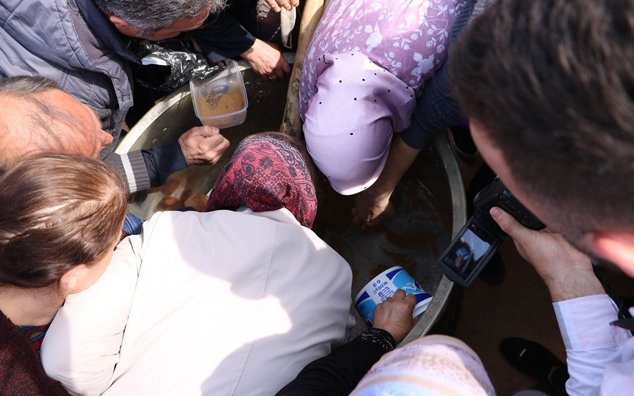 Manisa'da mesir festivali karma töreninde kazan izdihamı