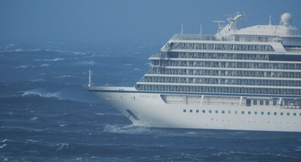 Norveç'ten yola çıkan Viking Sky gemisi için nefesler tutuldu