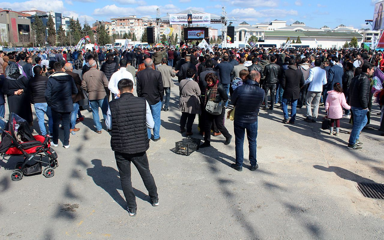 Kocaeli'deki HDP mitinginde Öcalan lehine slogan atan 8 kişi gözaltına alındı