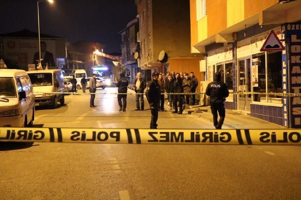 İstanbul'da kanlı gece: Cadde ortasında vuruldu!