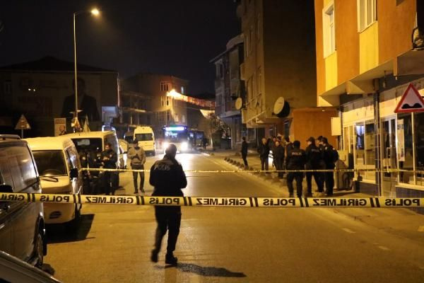 İstanbul'da kanlı gece: Cadde ortasında vuruldu!