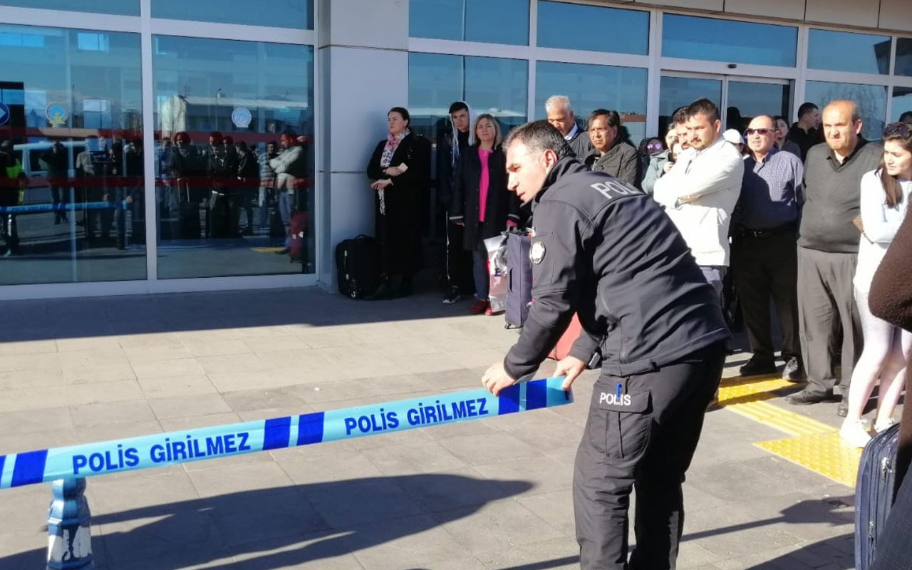 Kayseri Havaalanı'nda silah sesleri duyuldu yaralı polisler var