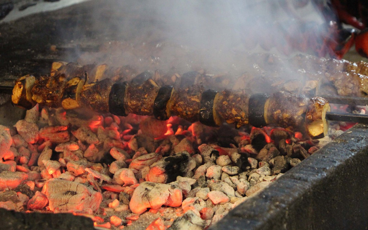 Şanlıurfa'da yılın bir ayında tüketilen kebap birçok hastalığa da iyi geliyor